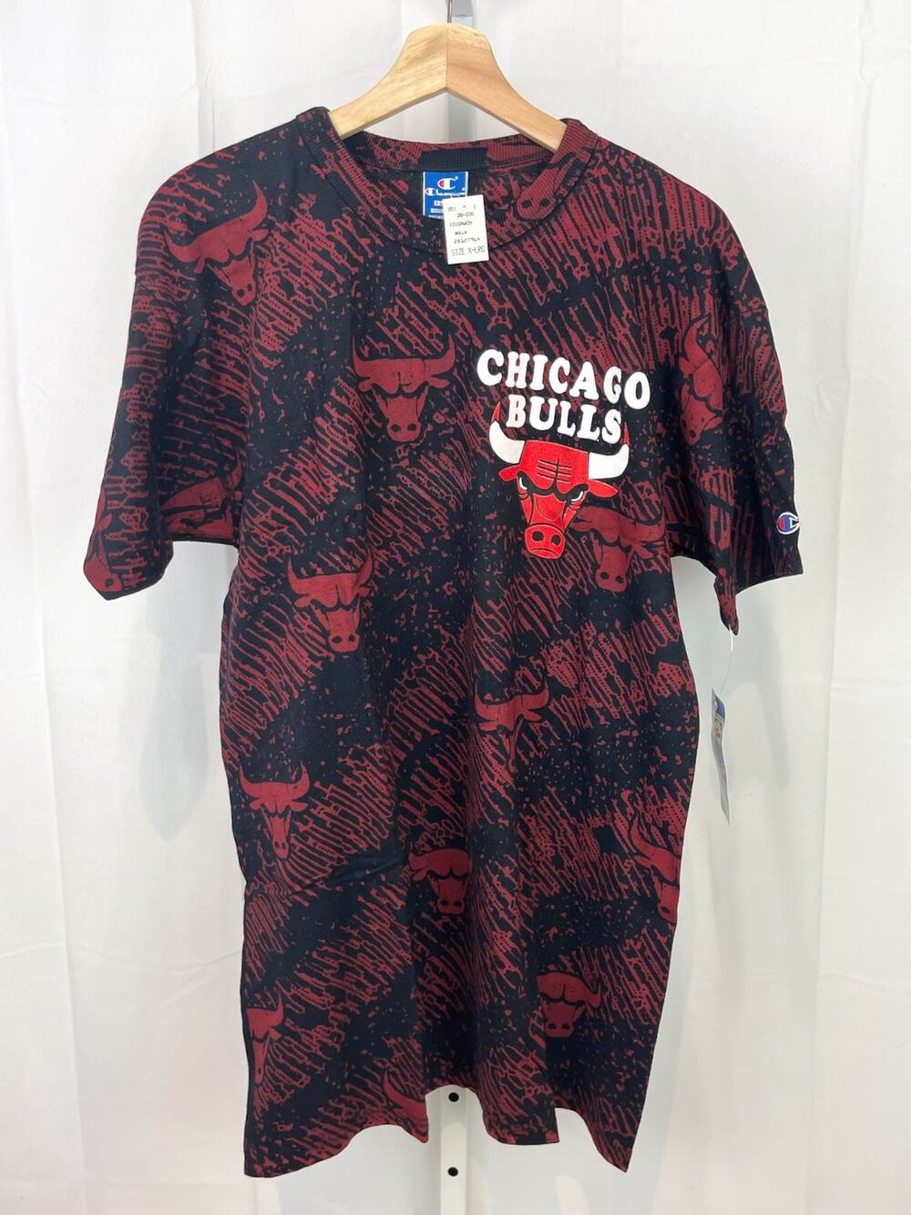 NWT VTG Chicago Bulls Champion Sz XL Printed Short Sleeve T Shirt Red Black USA